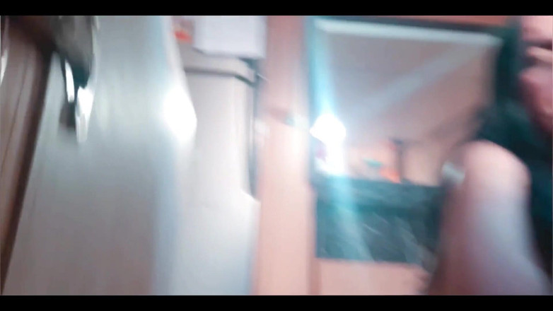 BBW Kelly Mom: 配管工は私の膣に精液を残しました。浮気のBBWが彼氏がいない時に配管工とセックスする