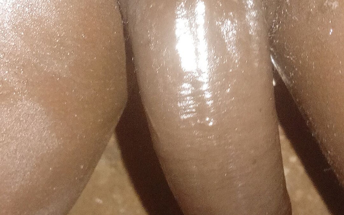 Hongi: 私は自分とBBCを楽しむのが大好きです