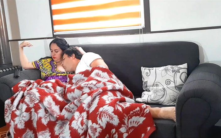 BBW Kelly Mom: Mẹ kế của tôi ngạc nhiên khi chúng tôi xem...
