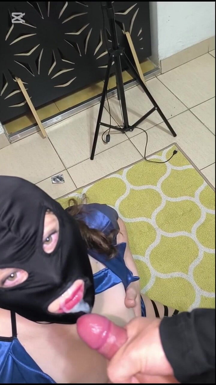 Juliet BabyRock: Дощ молока на суку поліцейського