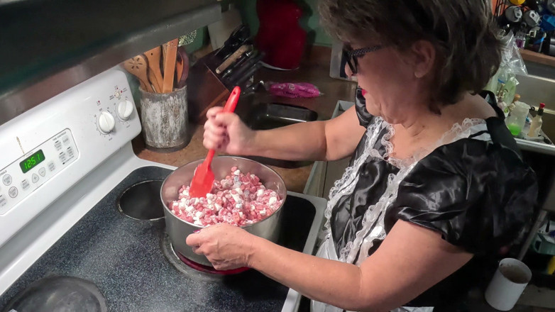Homesteadmama: Cheryl Cooks a Halloween Treat