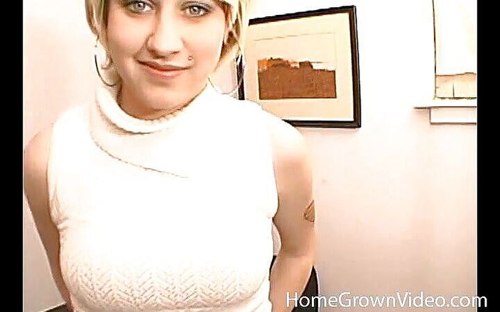 Homegrown GFs: Exie the college cutie gets fucked