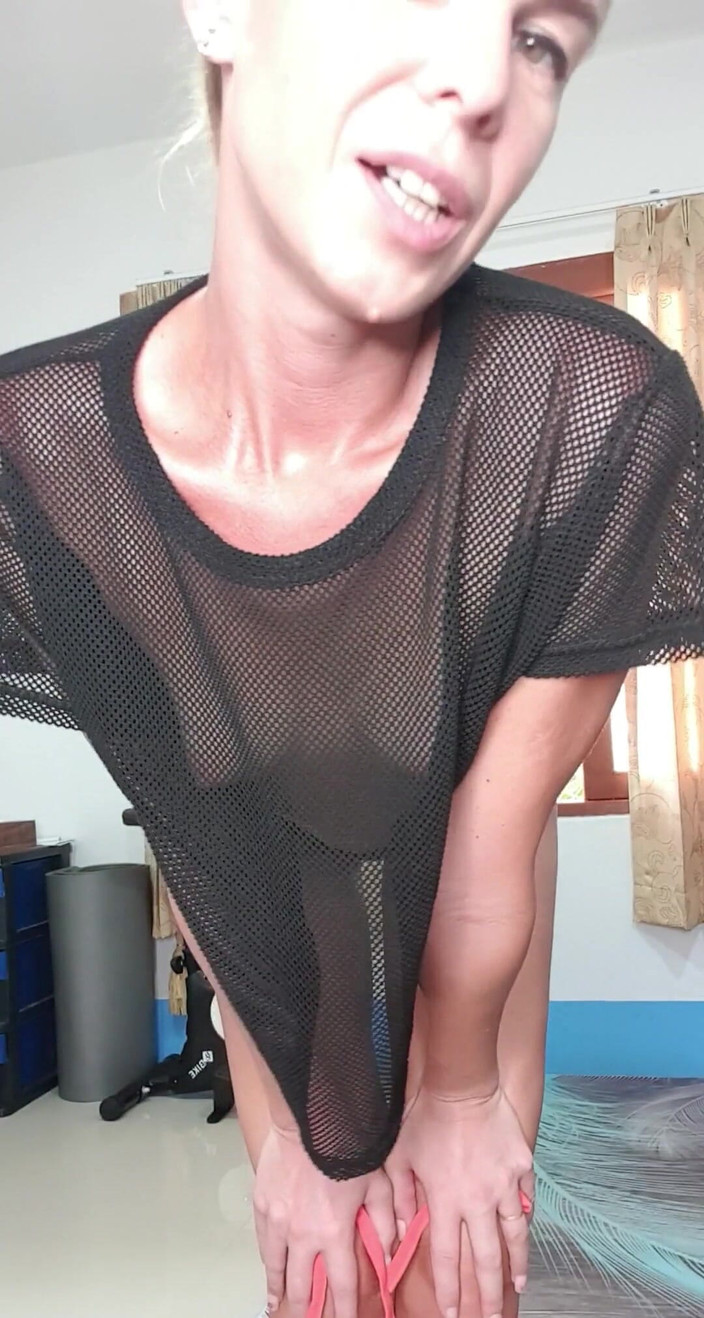 MissAnja_FH: Happy Sweaty Tuesday, kto chce mnie zobaczyć znów się spoci?małe...