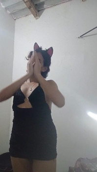 بالأسود هذي البنت تعطي رقصتها