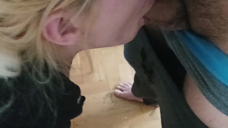 vuana: Sepong lolipop dan ngentot tenggorokan