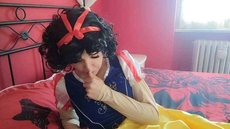 savannahamatoriale: hot burping princess