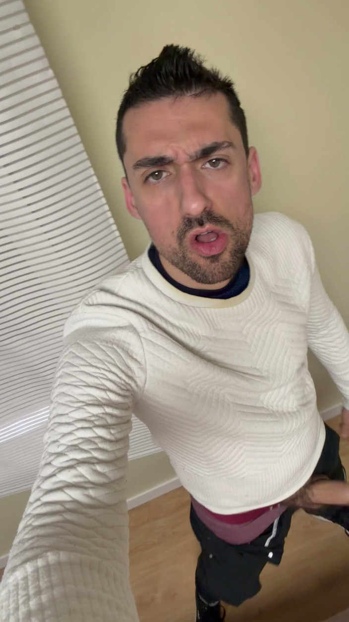Liam Harding: Hot Stepdaddy Showing off Big Cock