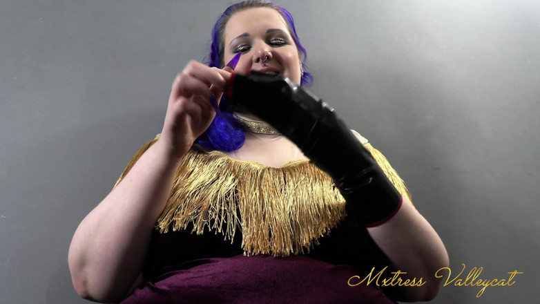 Mxtress Valleycat: Struggling with latex gloves