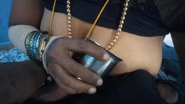 Benita sweety: Horké mléko krmení Anni a já ve své ložnici