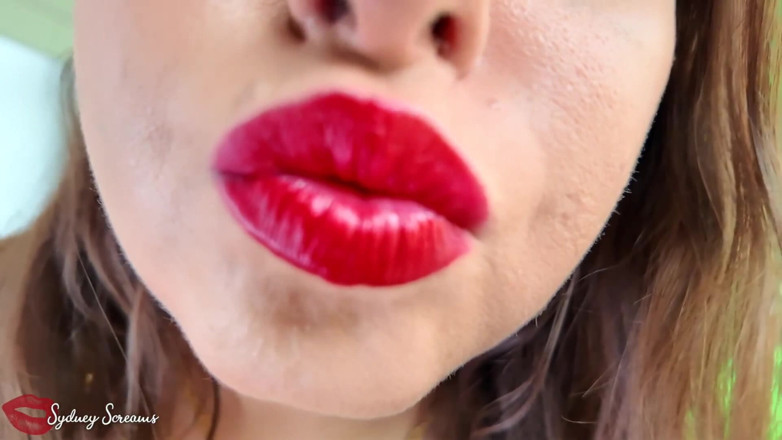 Sydney screams fetish: Kissing Your Best Friend's MILF