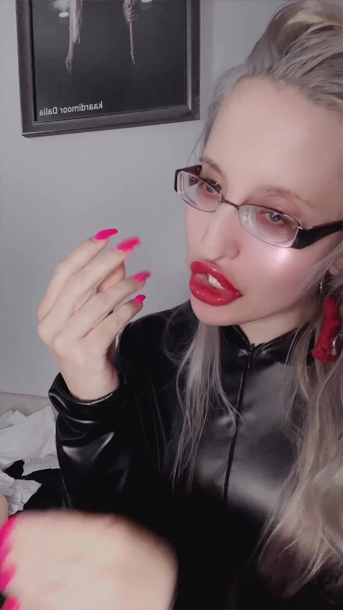 FinDom Goaldigger: Цицьки, червоні великі губи, бімбо, інструкція з дрочки