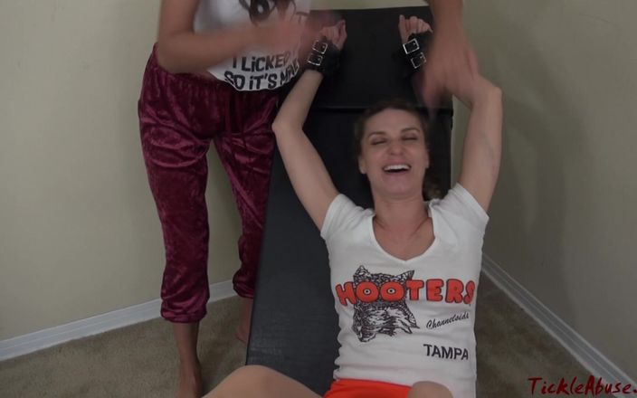 Princess Nikki's Tickling Fetish Sessions: Thiếu niên bị trói nhận đầy đủ cù - Dd_4858