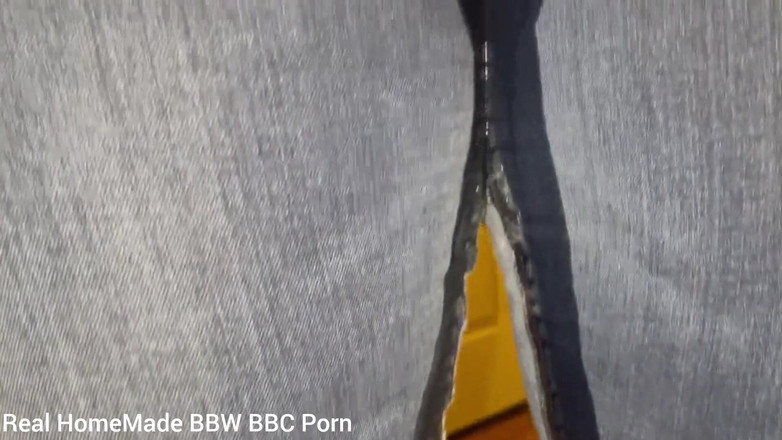 Super sexy ebony cuties: Pissing my self manžílek chčije na můj velký zadek