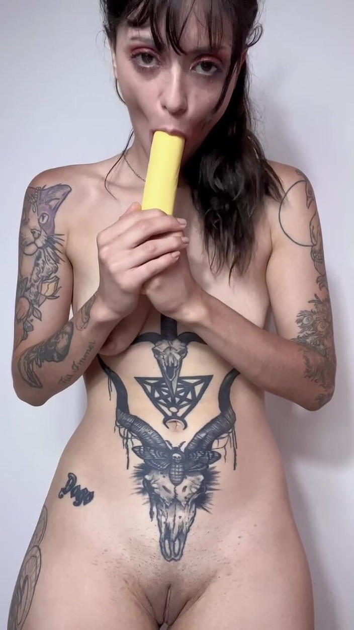 Steff Crime: Menghisap dan mengongkek mainan lembut saya untuk awak!