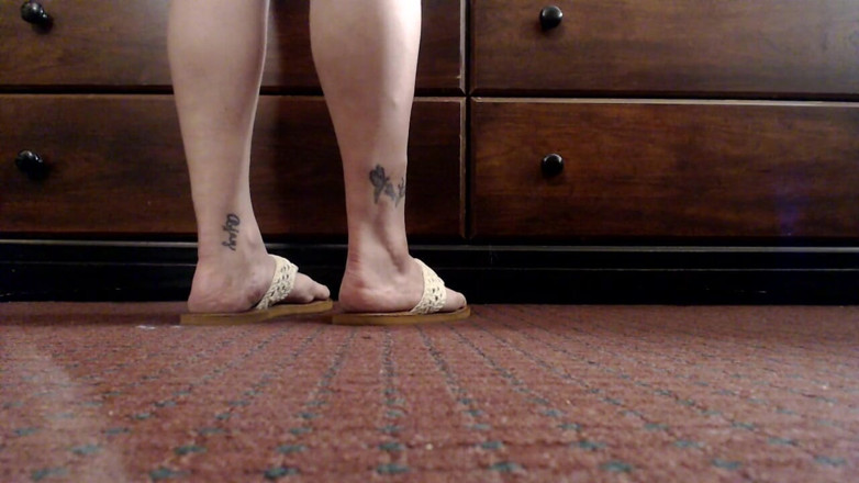 Abby Anna: Standing leather flipflops shoeplay