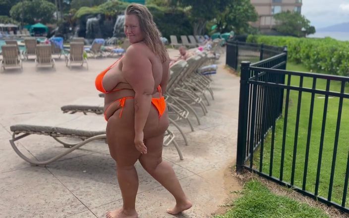Veronica Jasmine: Lava la sabbia da solo