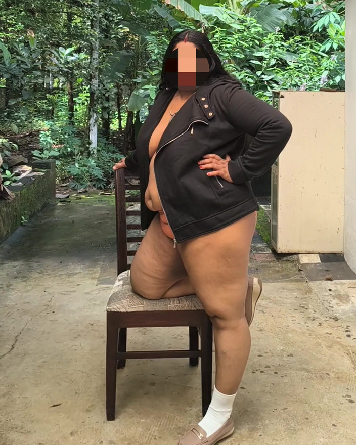 Anne Ipe: Chubby Indian Girl in Black Jack Completely Strips for Camera