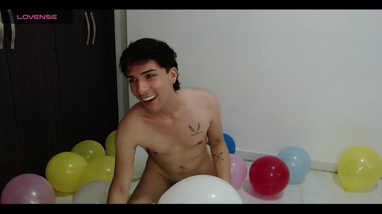Diego_latinboy: Scoppi i palloncini!