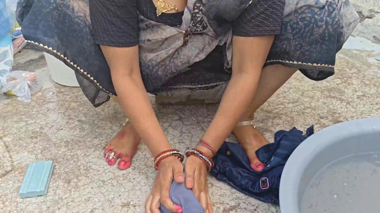 Sexy baby girl: Fucking Sister-in-law While She Is Washing Clothes in the Field