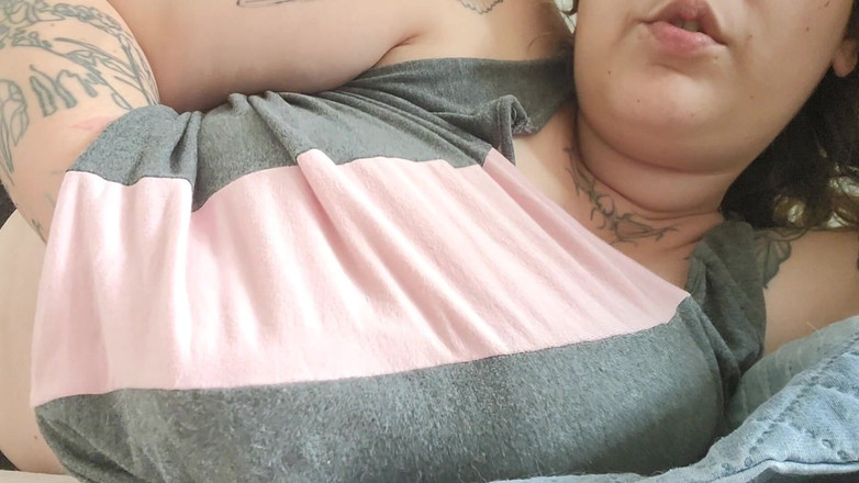 alucidfever: Menyediakan buah dada saya untuk memberikan awak susu (tiada bercakap)