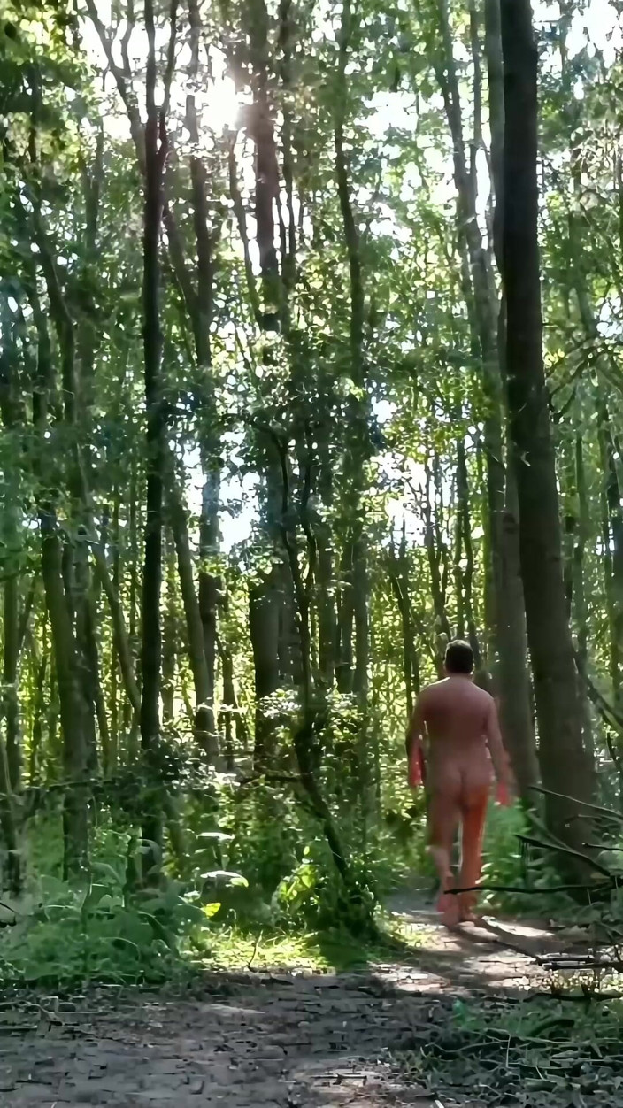 MaleModel: Andando nua, depois punheta e porra