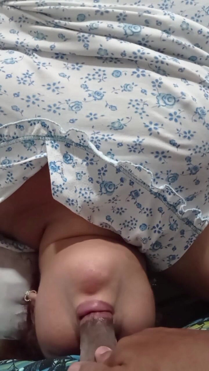 Gordita Culo Rico: Annem evde yokken üvey oğlumun sikini emiyor