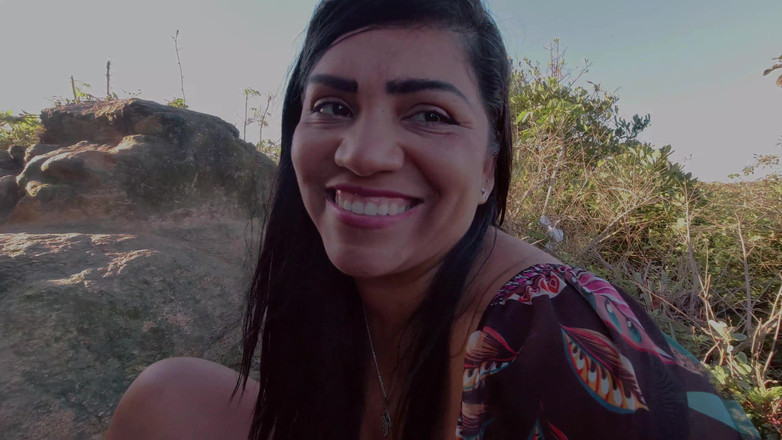 Nicoly Mattos: Dogging Na Praia: Minha Hotwife Se Masturba E Mija Na...