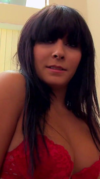 La giovane madison ivy viene ingannata con il sesso pov