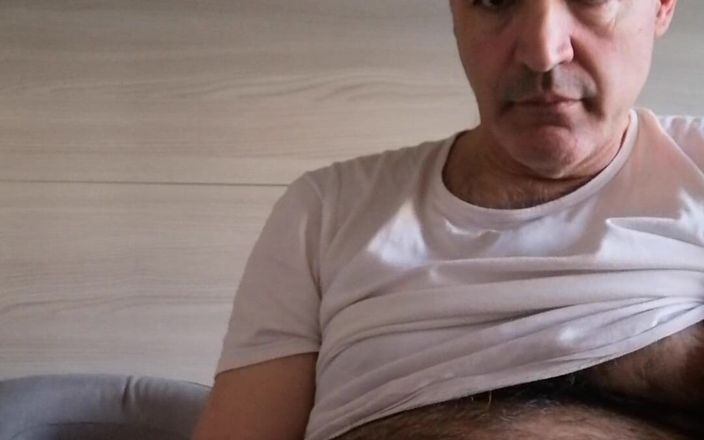Setesesso7: Una sega veloce per calmare la mia lussuria non appena...