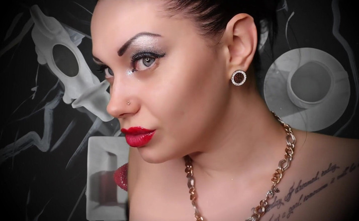 Goddess Misha Goldy: Lipsberry seduction! Worship, wank and cum! JOI