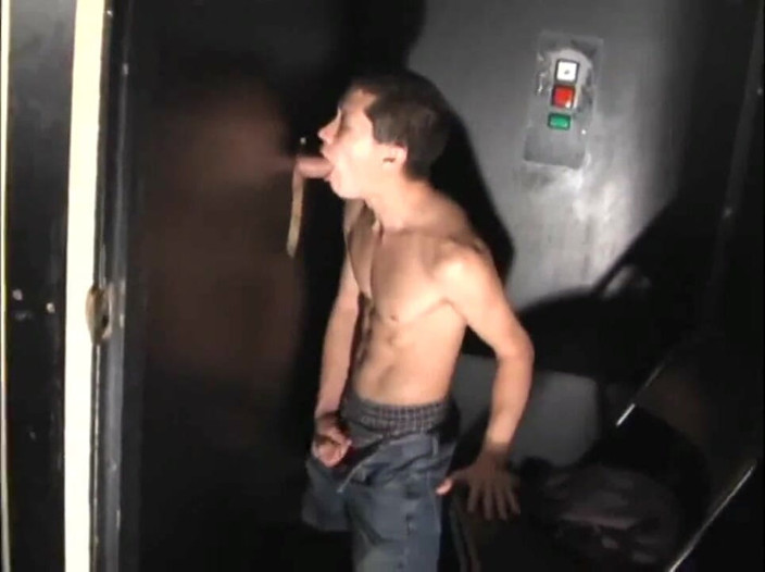 GAY VINTAGE PORN: Glory hole suge pula