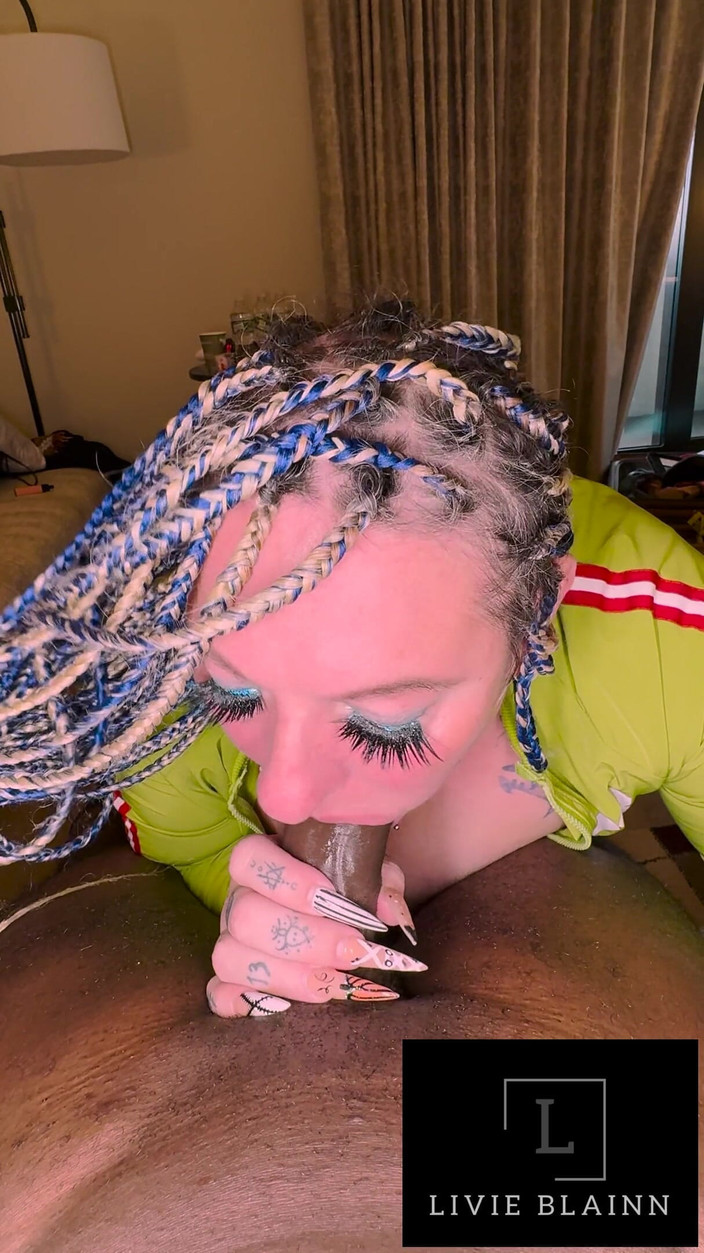 Livie Blainn: POV BJ a Creampie
