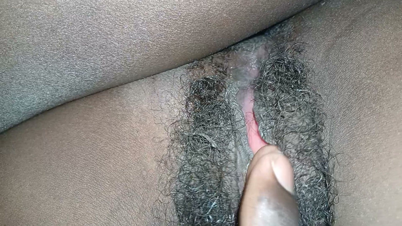 Lezzycum: 18+ flicka som sprider låren för att bli knull av...