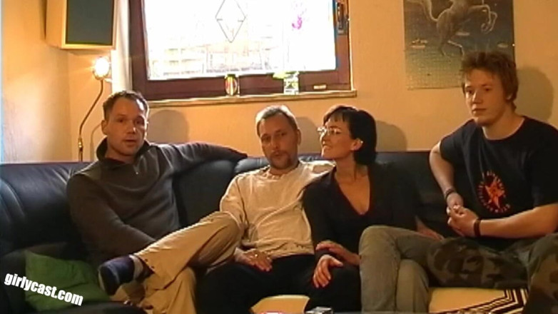 Girlycast: Lisa makes Mannie to a cuckold