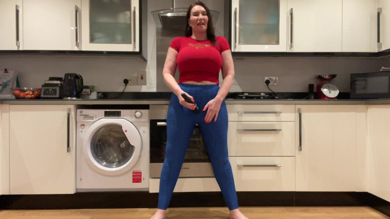 Sophie James: Orgasme gezicht super casual intens staand en zittend orgasme