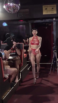 Gangbang: Sluts Suck Cock and Get Faces Covered in Cum