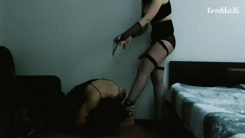 Kroshka36: मैं अपने प्रेमी से विनम्र बहिन कुतिया को बाहर निकालती हूं (स्ट्रैप-ऑन, पवित्रता बेल्ट, महिलाओं का दबदबा, वीर्य)