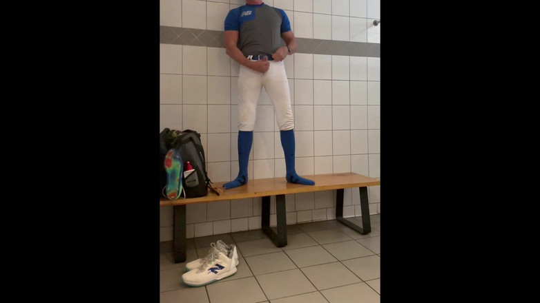 JockDad87: Kesenangan alfa di ruang ganti dengan Jockdad87 Bagian 2