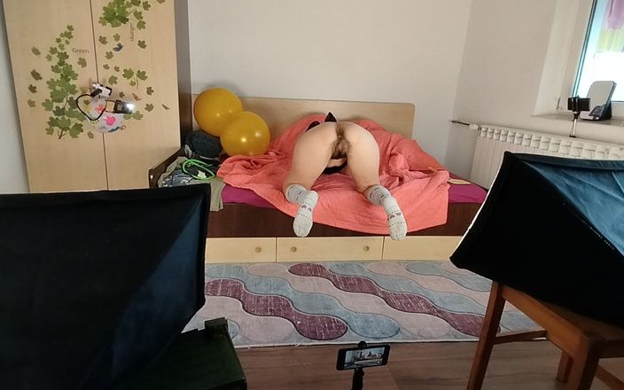 Amateur_MS: 요가 알몸, 털이 무성한 보지, 큰 엉덩이, 거유를 하는 아마추어 엄마. 아마추어 갈색 머리 바이브레이터 마사지 알몸.