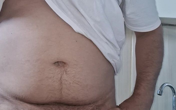Claudio: Testando Meu Pinto Mole Numa Urinada