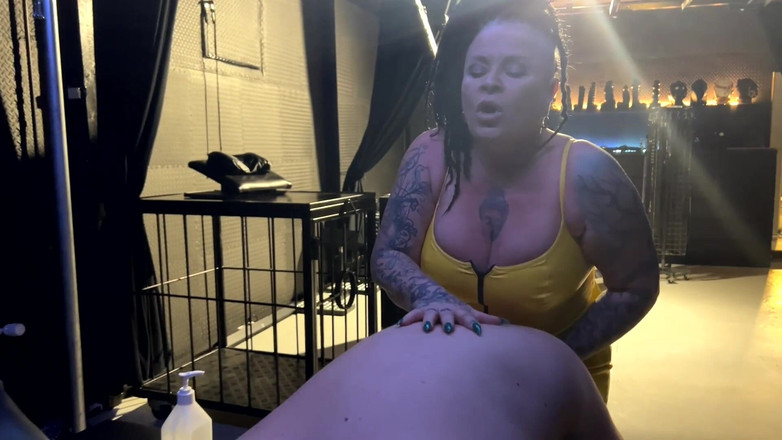 Domina Dark: Bad Stepmommy Pegging Slave