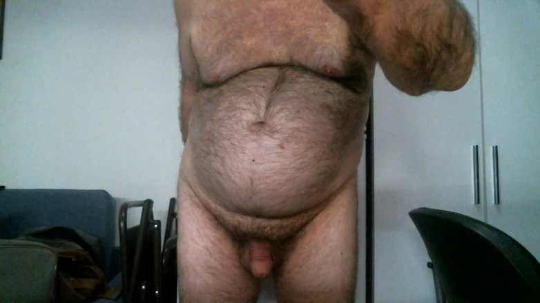 Coach Karl dude lodge: Тренер Карл тре та гладить під час камерного шоу в прямому ефірі