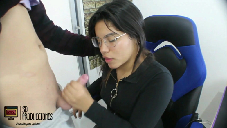 dannita: Smyslné šukání s mojí nadrženou nevlastní sestrou - Část 1 - Porno ve španělštině