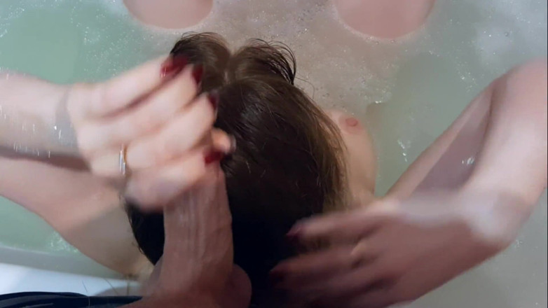 Sweet Hot mouth: We washed together and sucked his dick, cum on my...