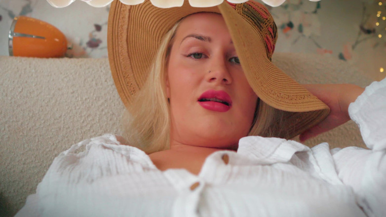 JessieHH: Comido vivo y tragado entero por mi propio hijastro 4k