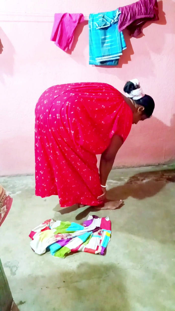 Pakhi0705: Saree laat zich vallen na bad sfw