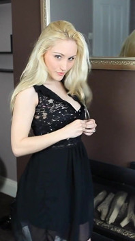 Rachelle Summers - robe noire sexy