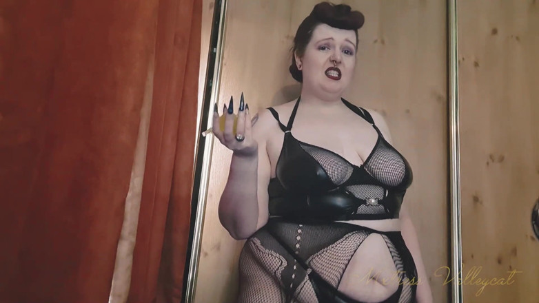 Mxtress Valleycat: Goth Queen Destroys Your Balls