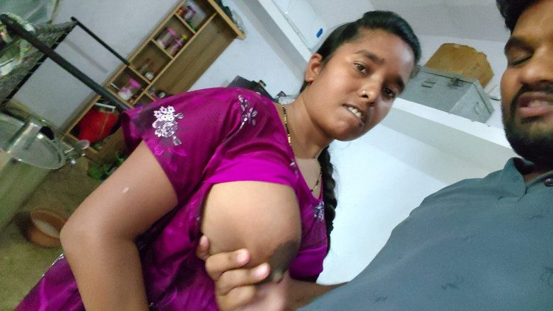 Premi pooja: Indische tieten video's - Pahli Bar Dheere Dheere Devar Aur Bhabhi...