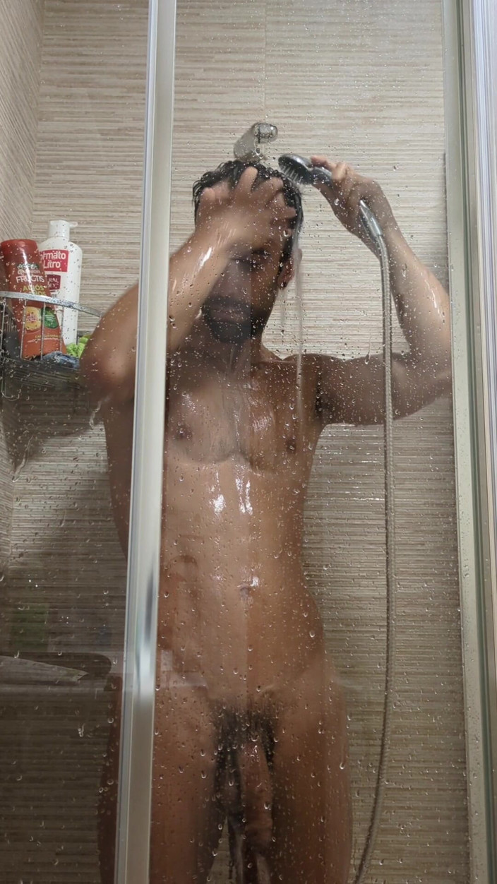 Zeus Ray: 洗个热水澡并展示我张开的屁股